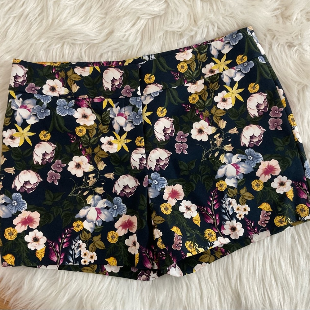 Floral shorts 🌸